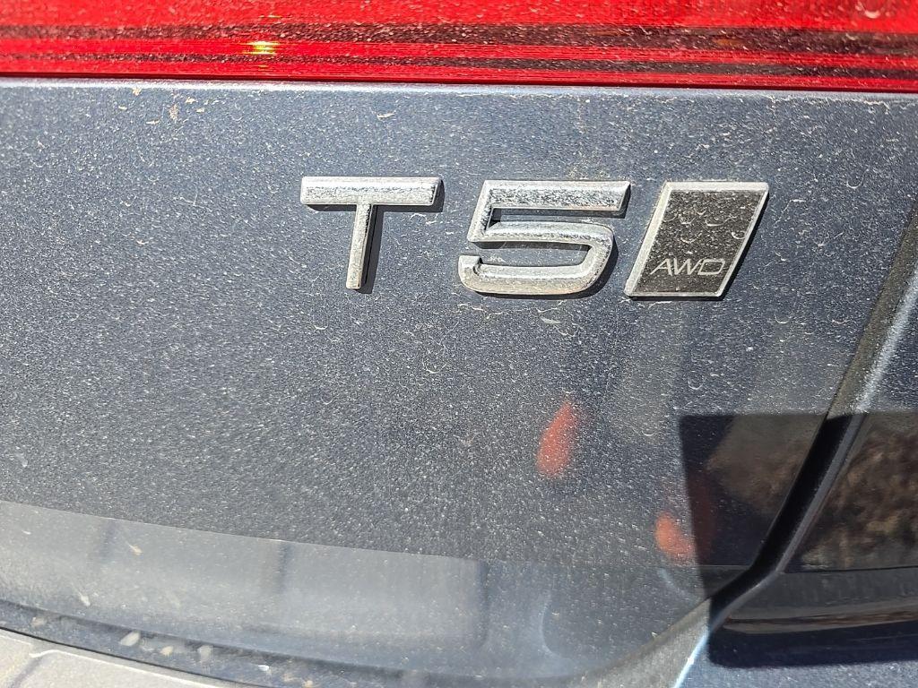 used 2021 Volvo XC60 car, priced at $27,000