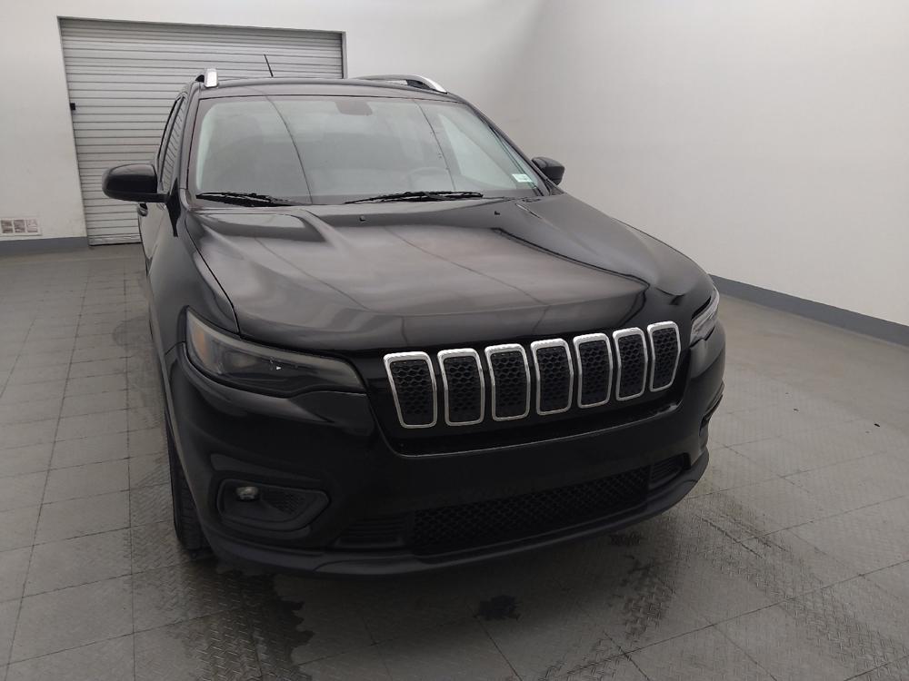 used 2019 Jeep Cherokee car, priced at $17,395