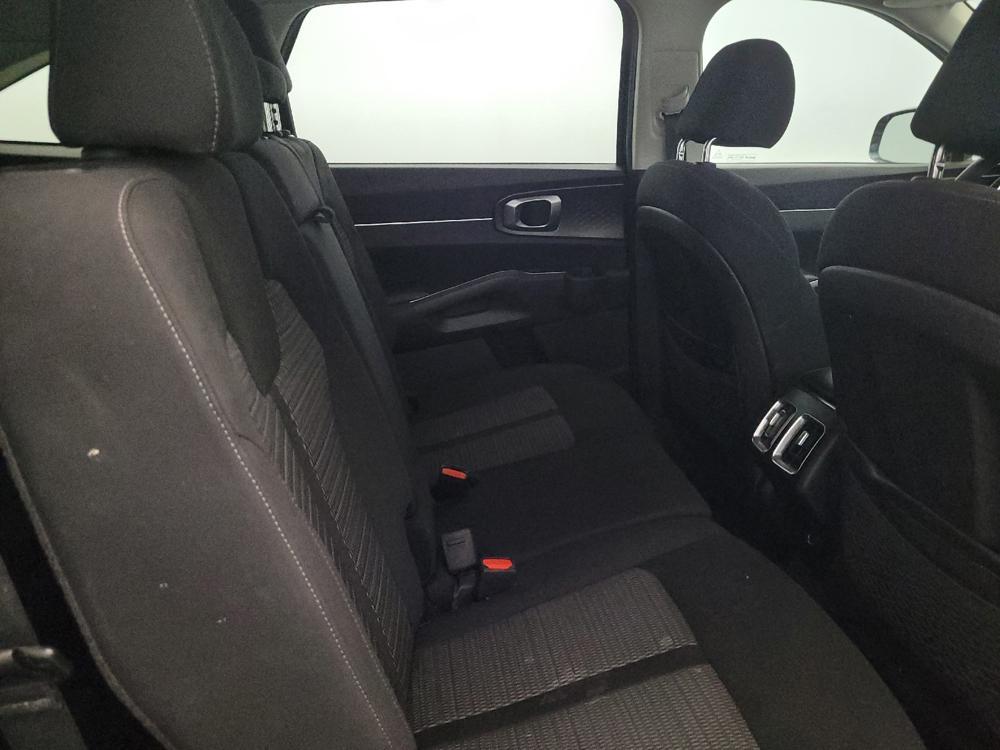 used 2022 Kia Sorento car, priced at $25,895