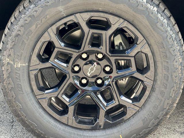 new 2026 Chevrolet Colorado car, priced at $43,126