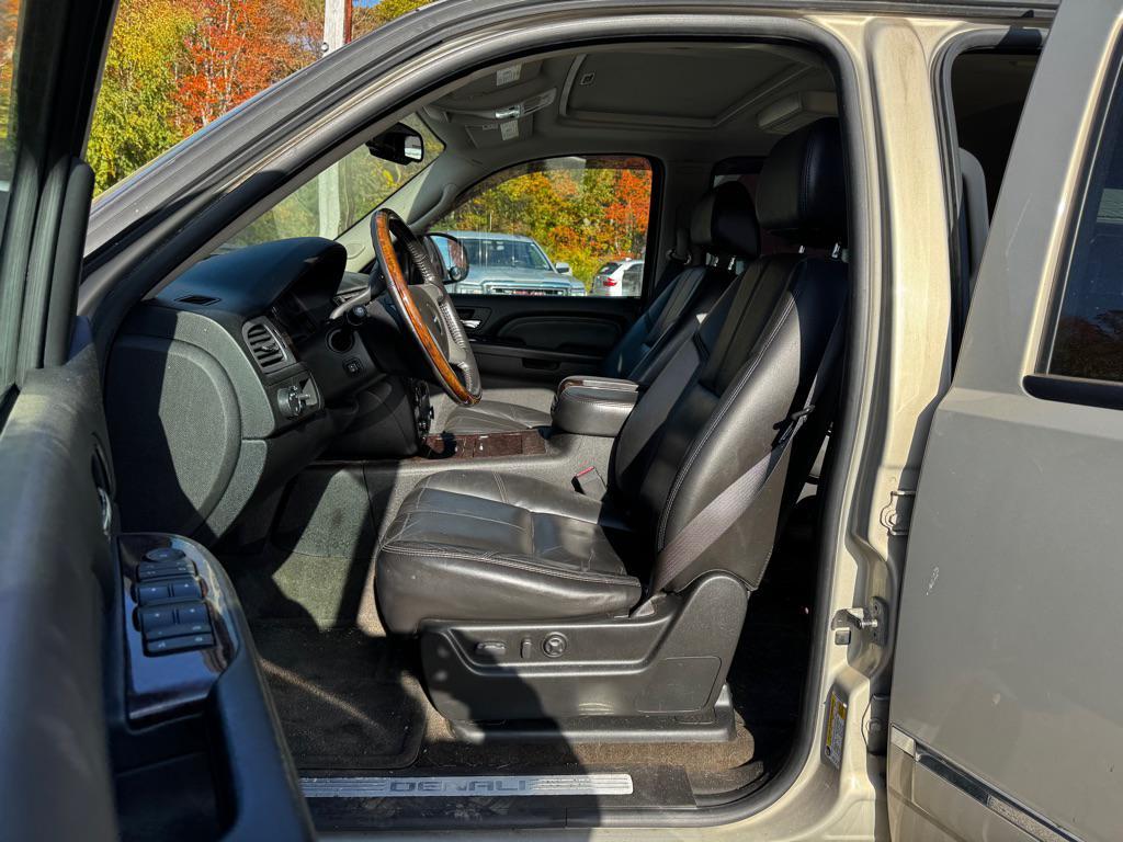 used 2009 GMC Yukon car, priced at $8,995