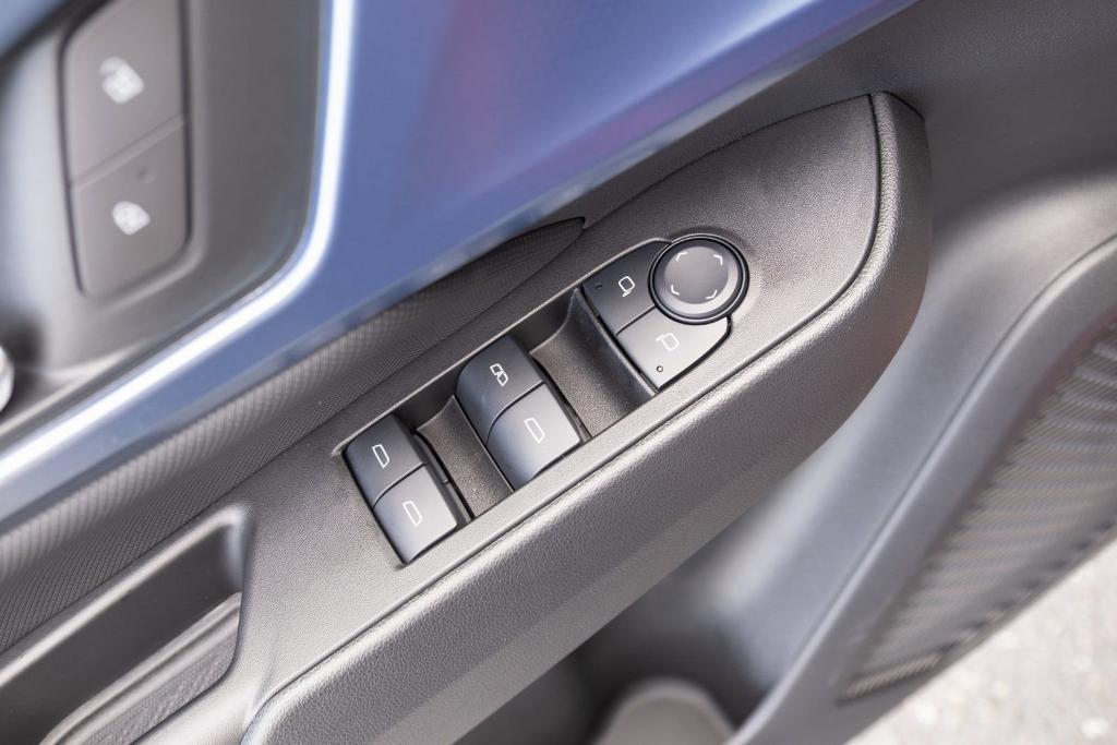 new 2025 Chevrolet Equinox EV car, priced at $39,455