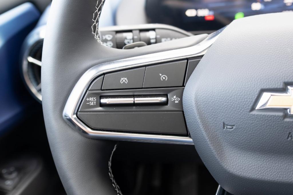 new 2025 Chevrolet Equinox EV car, priced at $41,455