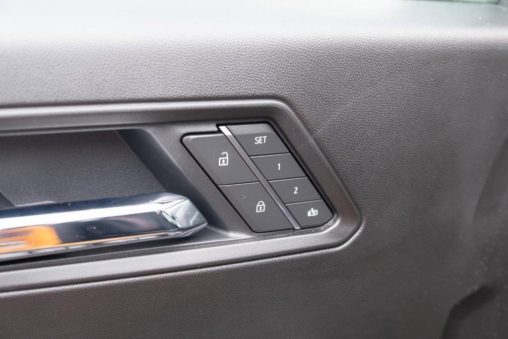 new 2025 Chevrolet Colorado car, priced at $44,115