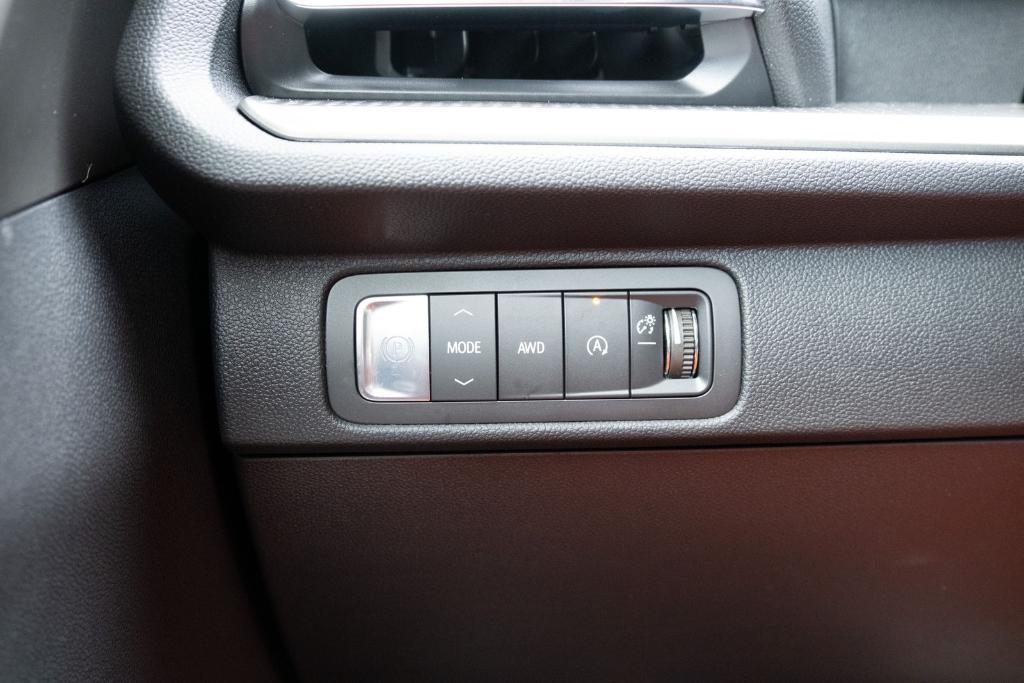 new 2026 Chevrolet Traverse car, priced at $47,805