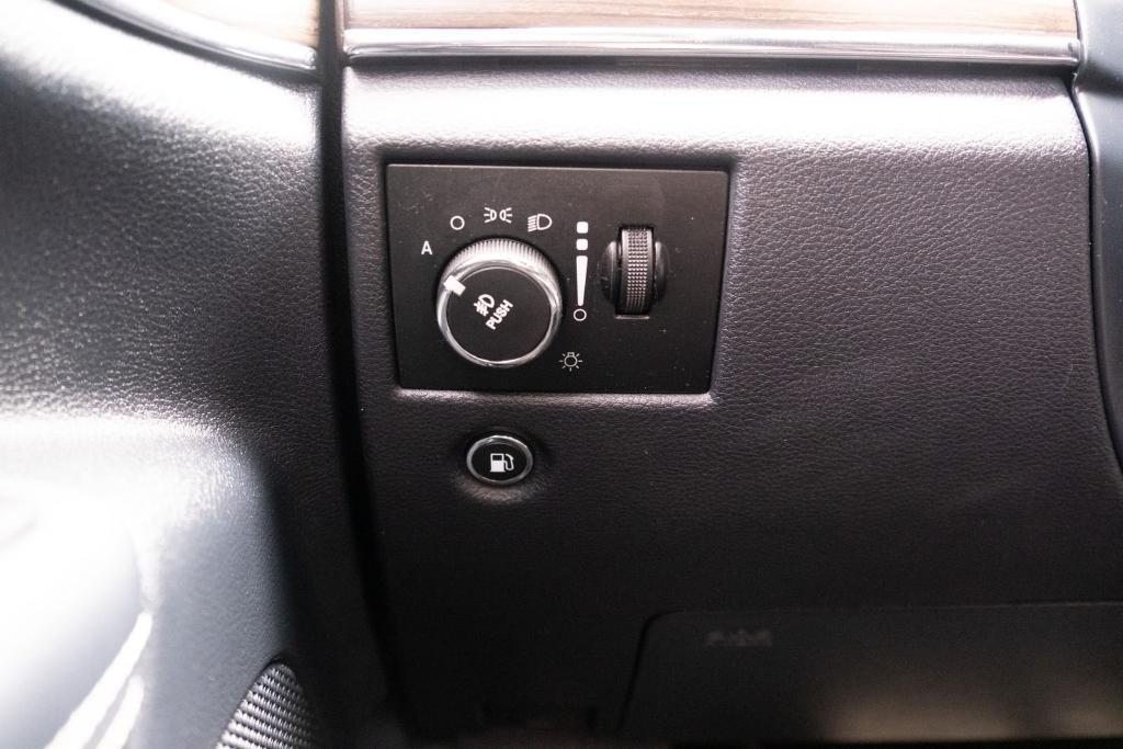 used 2014 Jeep Grand Cherokee car, priced at $11,900