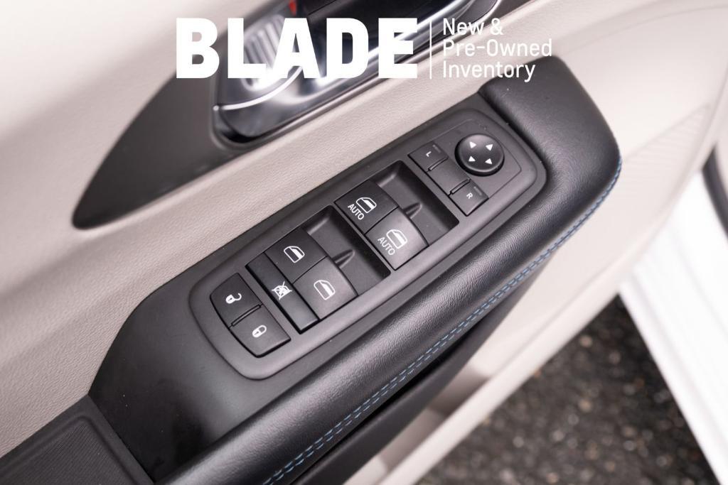 used 2021 Chrysler Pacifica Hybrid car, priced at $19,450