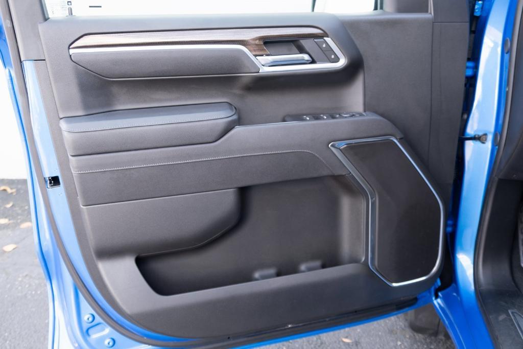 used 2025 Chevrolet Silverado 1500 car, priced at $41,324