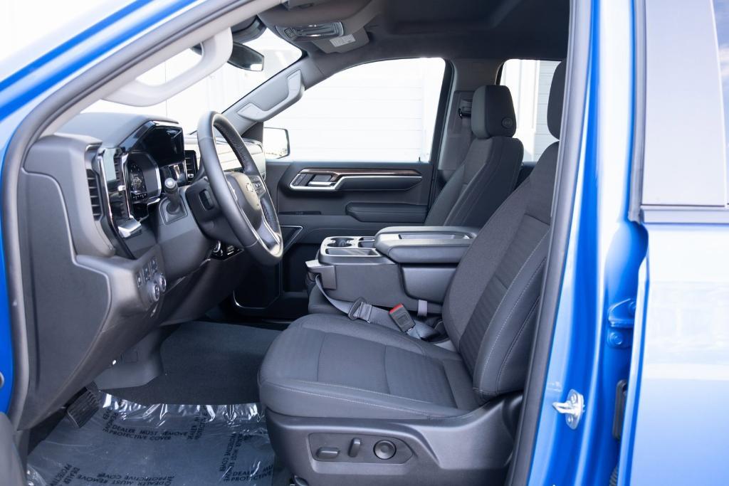 used 2025 Chevrolet Silverado 1500 car, priced at $41,324