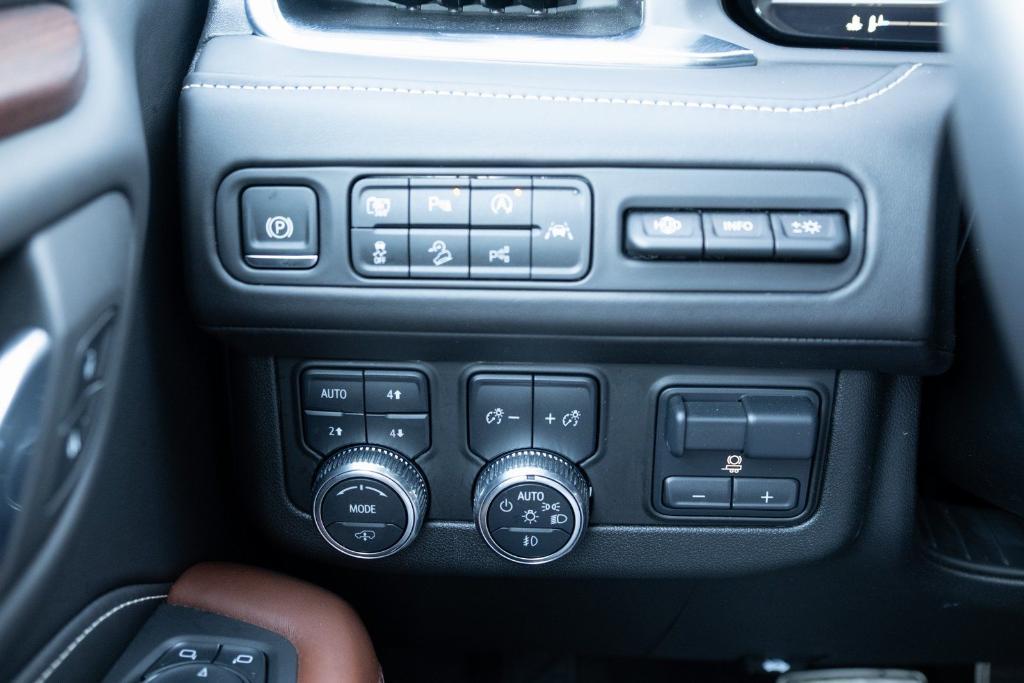 used 2024 GMC Yukon car, priced at $73,900