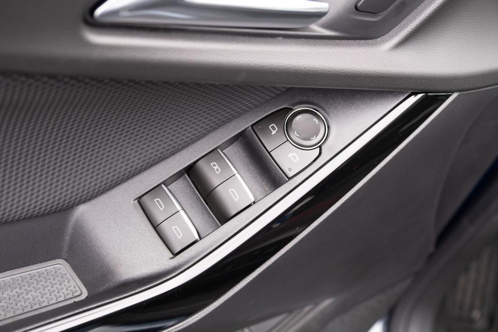 new 2026 Chevrolet Equinox car, priced at $36,775