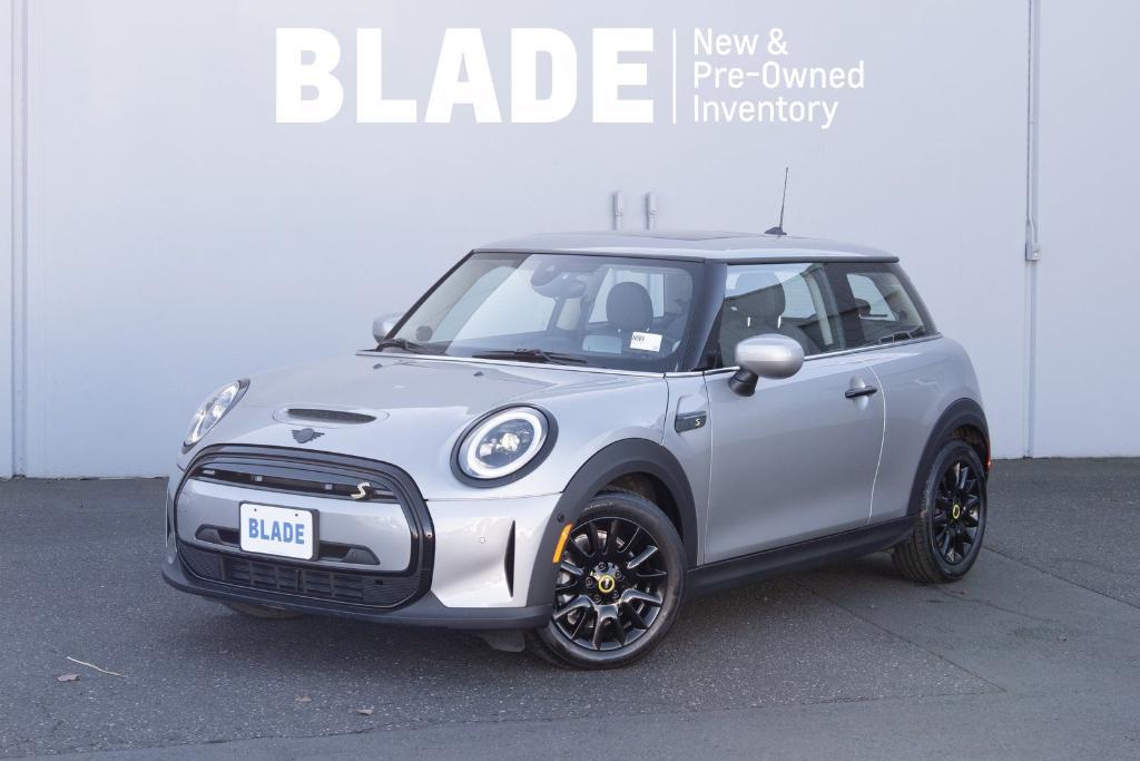 used 2023 MINI SE Hardtop car, priced at $22,500