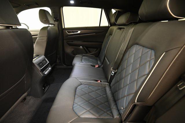 new 2026 Volkswagen Atlas Cross Sport car, priced at $53,531