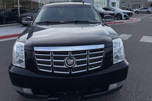 used 2009 Cadillac Escalade car, priced at $7,500