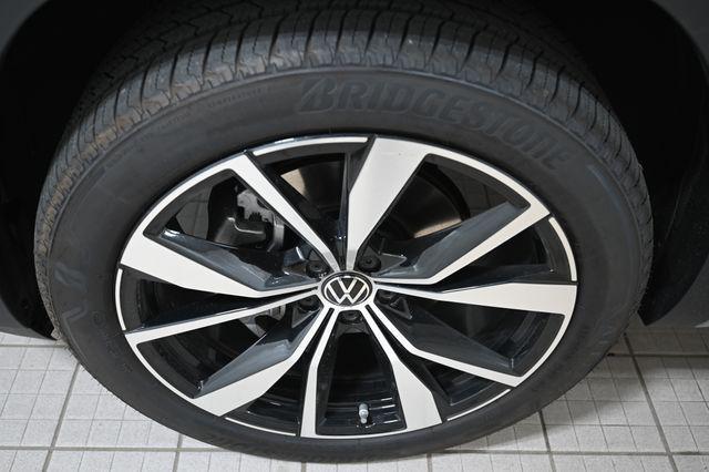 new 2026 Volkswagen Atlas Cross Sport car, priced at $51,971