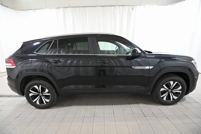 new 2026 Volkswagen Atlas Cross Sport car, priced at $39,885