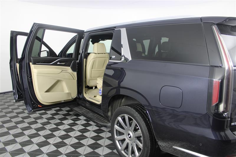 used 2023 Cadillac Escalade ESV car, priced at $59,995