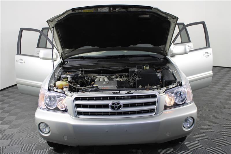 used 2003 Toyota Highlander car, priced at $5,495