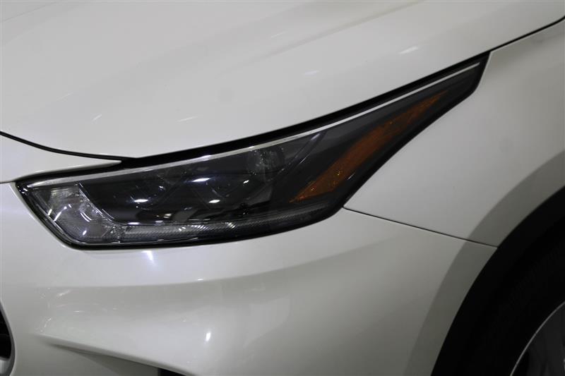 used 2021 Toyota Highlander car, priced at $23,995