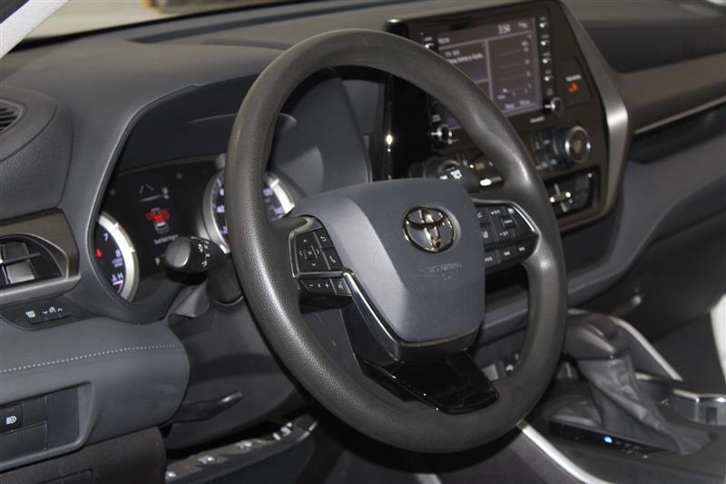 used 2021 Toyota Highlander car, priced at $23,995