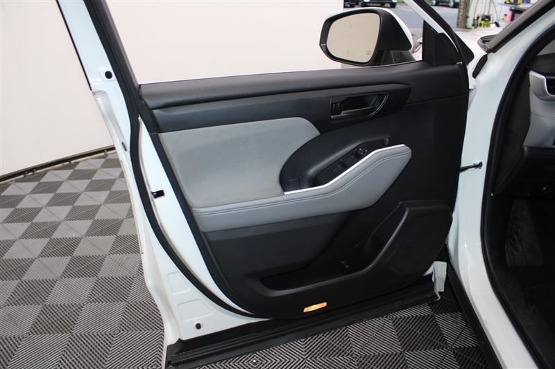 used 2022 Toyota Highlander car, priced at $20,444