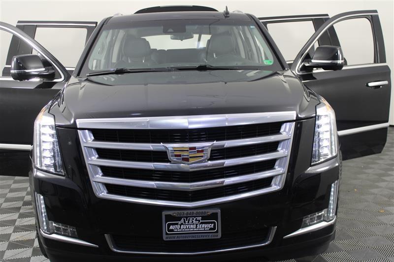 used 2018 Cadillac Escalade ESV car, priced at $33,995