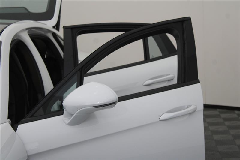 used 2018 Porsche Panamera car, priced at $38,995