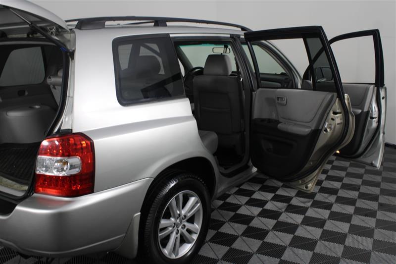 used 2006 Toyota Highlander Hybrid car, priced at $7,995