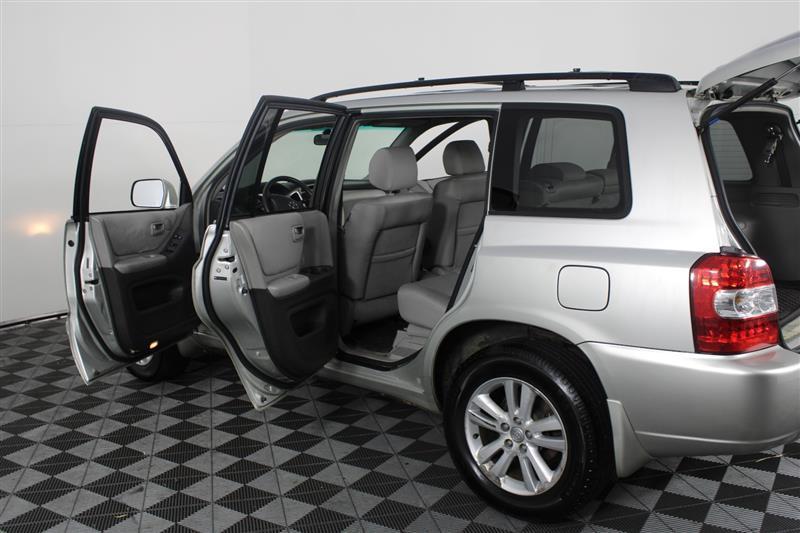 used 2006 Toyota Highlander Hybrid car, priced at $7,995