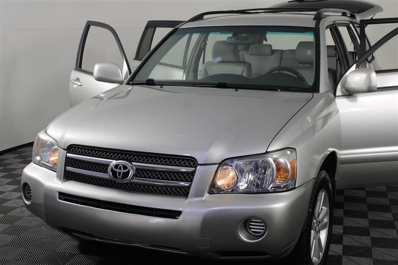 used 2006 Toyota Highlander Hybrid car, priced at $7,995