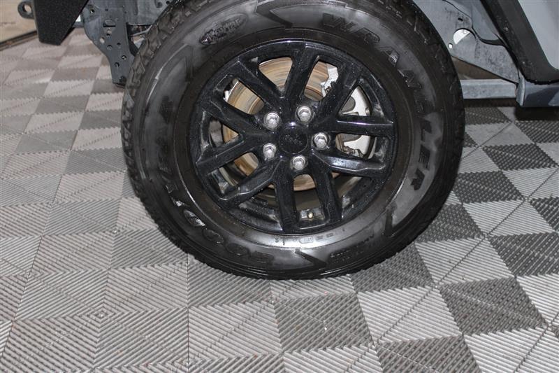 used 2023 Jeep Gladiator car, priced at $25,995