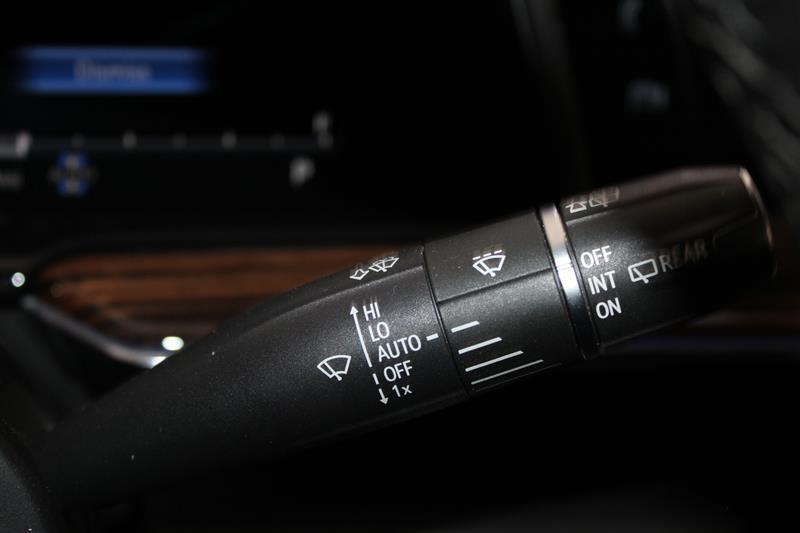 used 2021 Cadillac Escalade ESV car, priced at $46,444