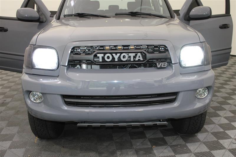 used 2006 Toyota Sequoia car, priced at $14,995