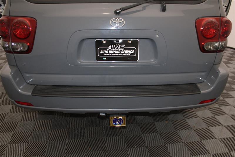 used 2006 Toyota Sequoia car, priced at $14,995