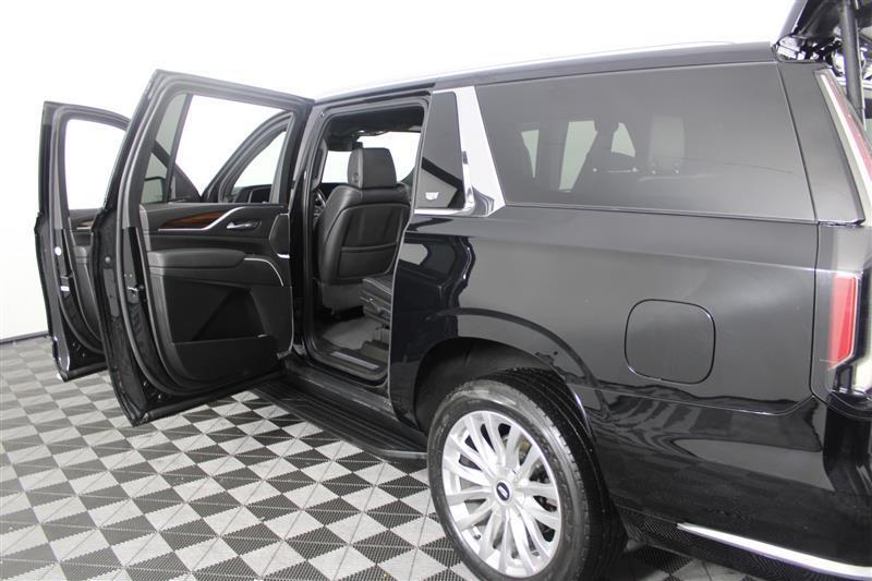 used 2021 Cadillac Escalade ESV car, priced at $41,995