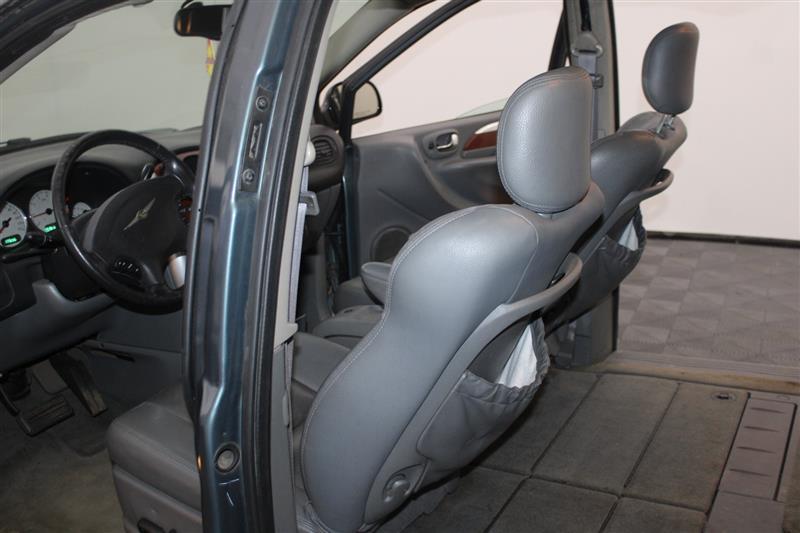 used 2007 Chrysler Town & Country car, priced at $5,995