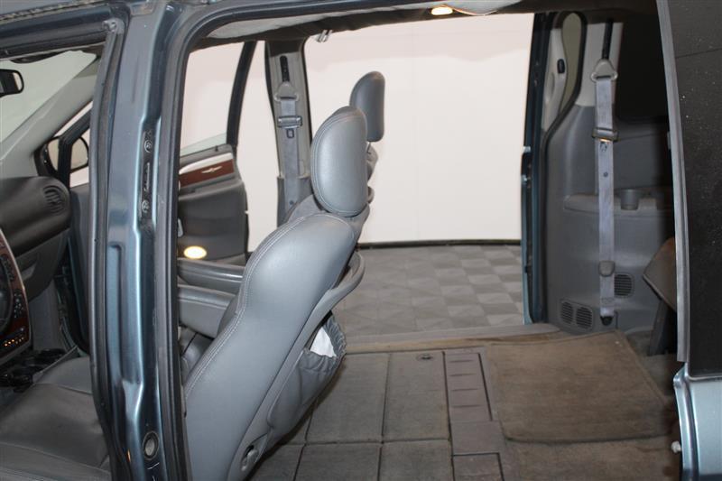 used 2007 Chrysler Town & Country car, priced at $5,995