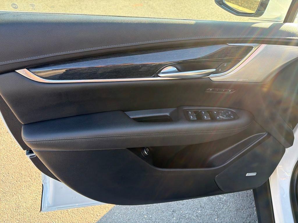 used 2023 Cadillac XT5 car, priced at $37,100