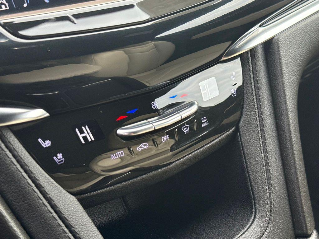 used 2023 Cadillac XT6 car, priced at $38,308