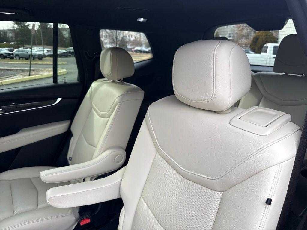 used 2023 Cadillac XT6 car, priced at $38,308