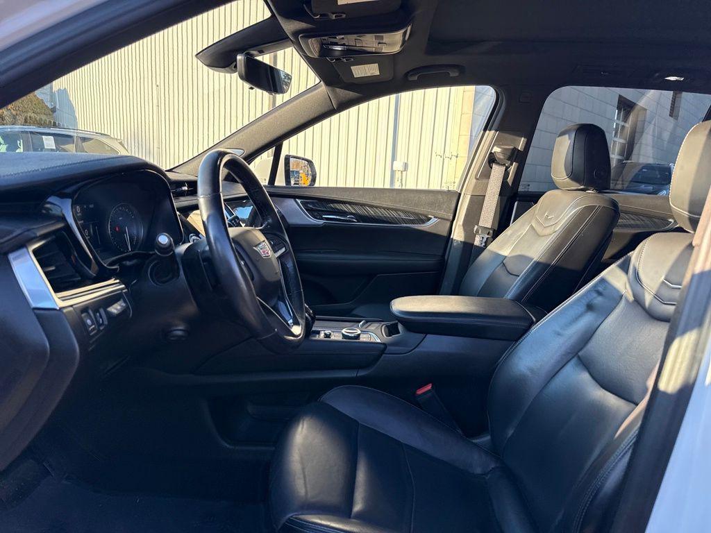 used 2024 Cadillac XT6 car, priced at $36,600