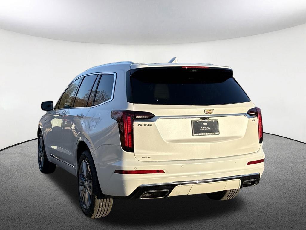 used 2024 Cadillac XT6 car, priced at $36,600