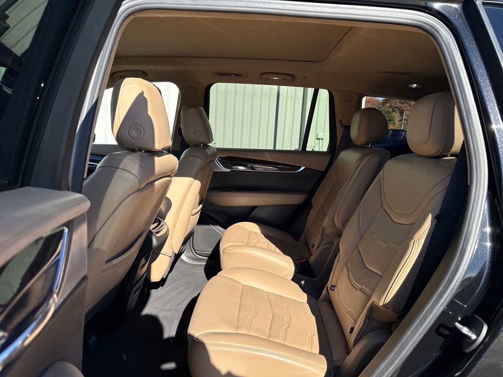 used 2023 Cadillac XT6 car, priced at $35,700