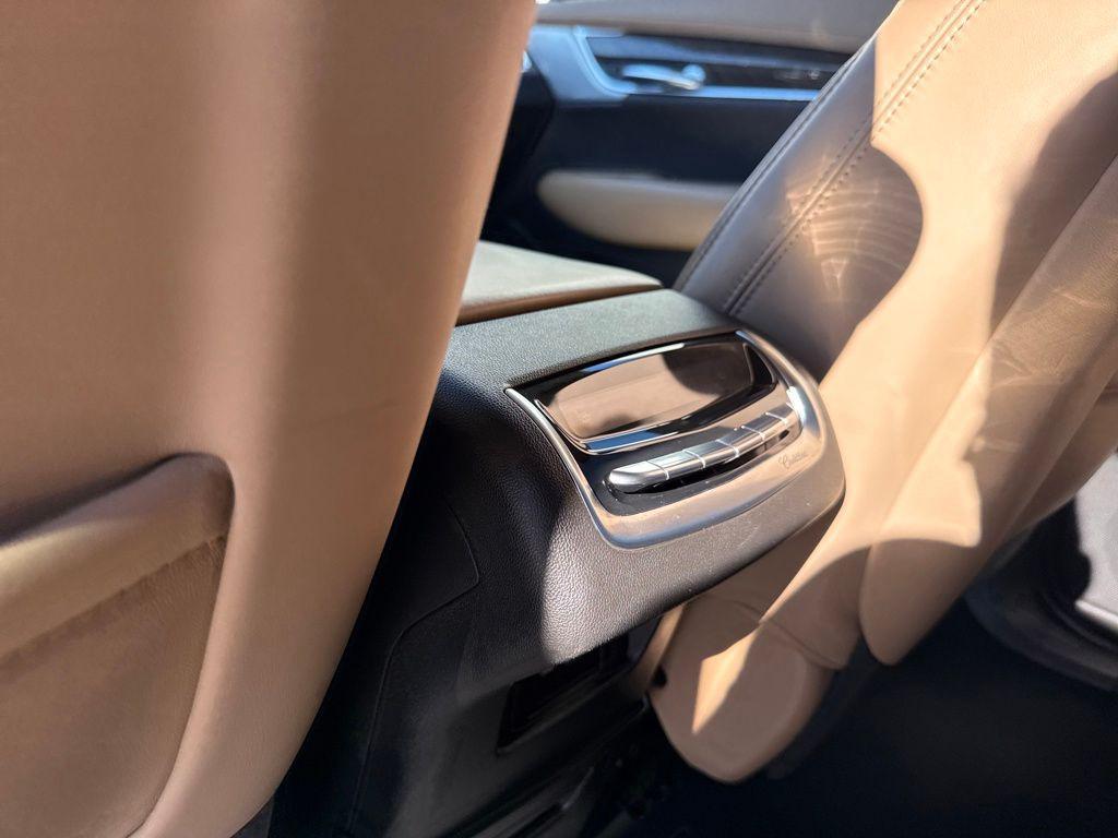 used 2023 Cadillac XT6 car, priced at $35,700