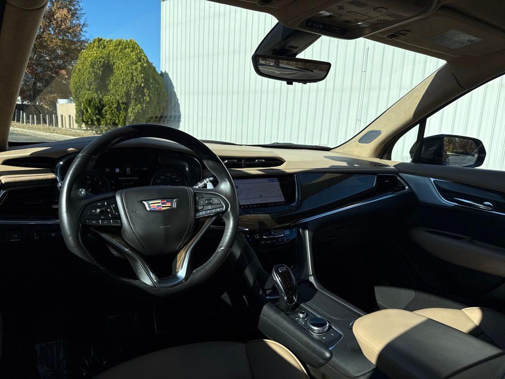 used 2023 Cadillac XT6 car, priced at $35,700