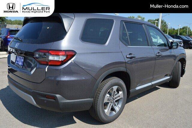 new 2025 Honda Pilot car, priced at $47,825