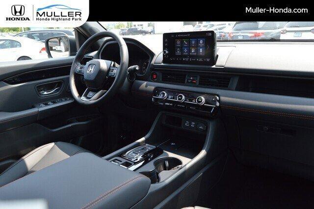 new 2025 Honda Pilot car, priced at $51,830