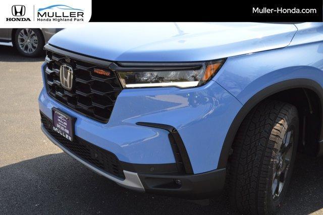 new 2025 Honda Pilot car, priced at $51,830
