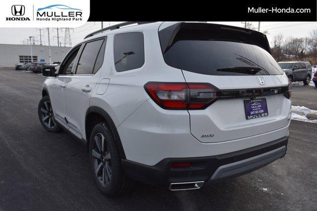 new 2025 Honda Pilot car, priced at $52,280