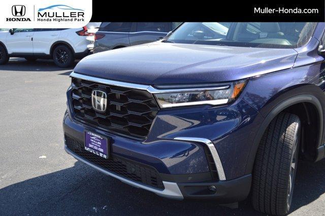 new 2025 Honda Pilot car, priced at $51,825